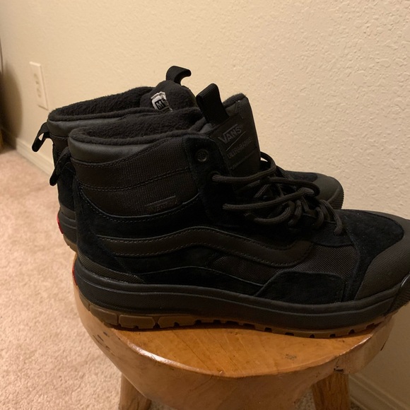 Vans MTE UltraRange EXO Hi Shoe 7 - Picture 4 of 9